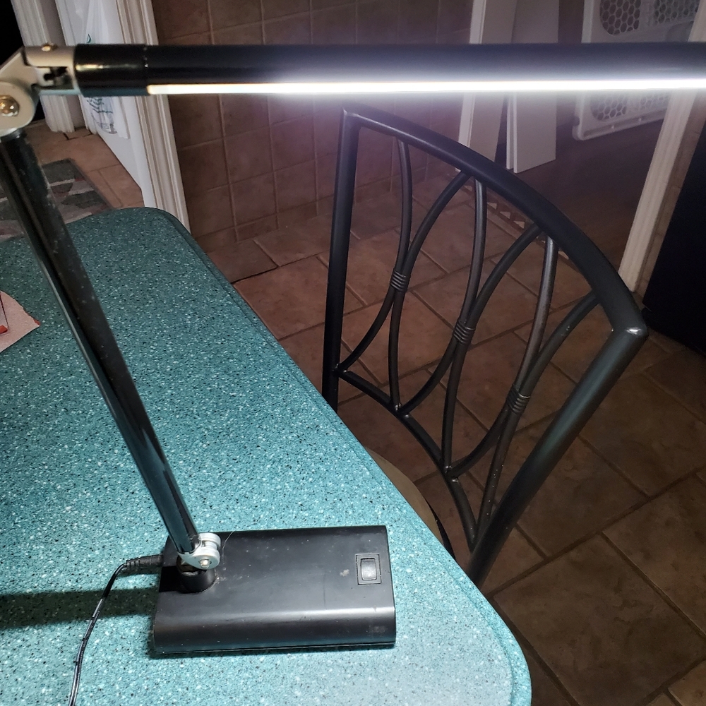Desk lamp